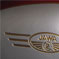 Jawa-Tank · Jawa-Emblem in Gold ausgelegt